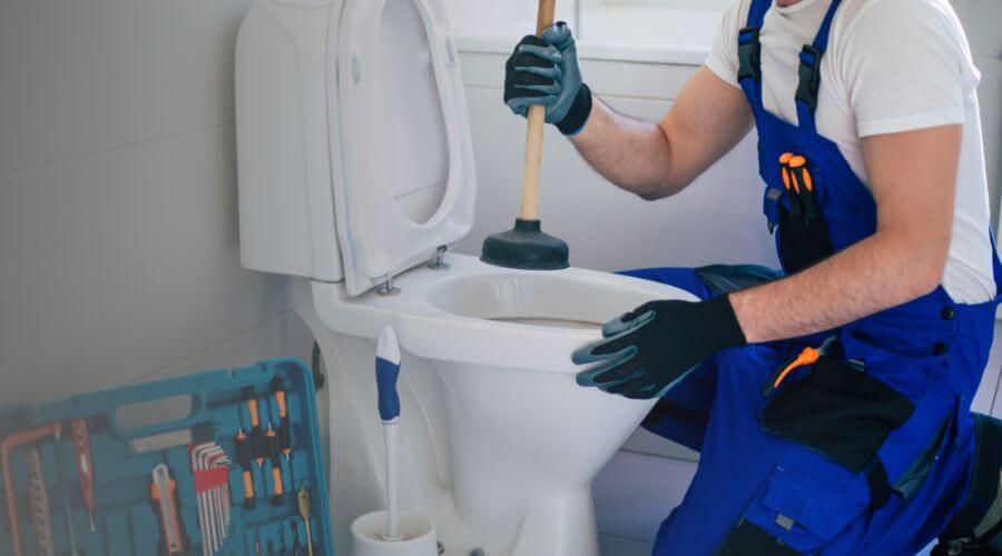 Expert burst pipe repair services in West York, IL